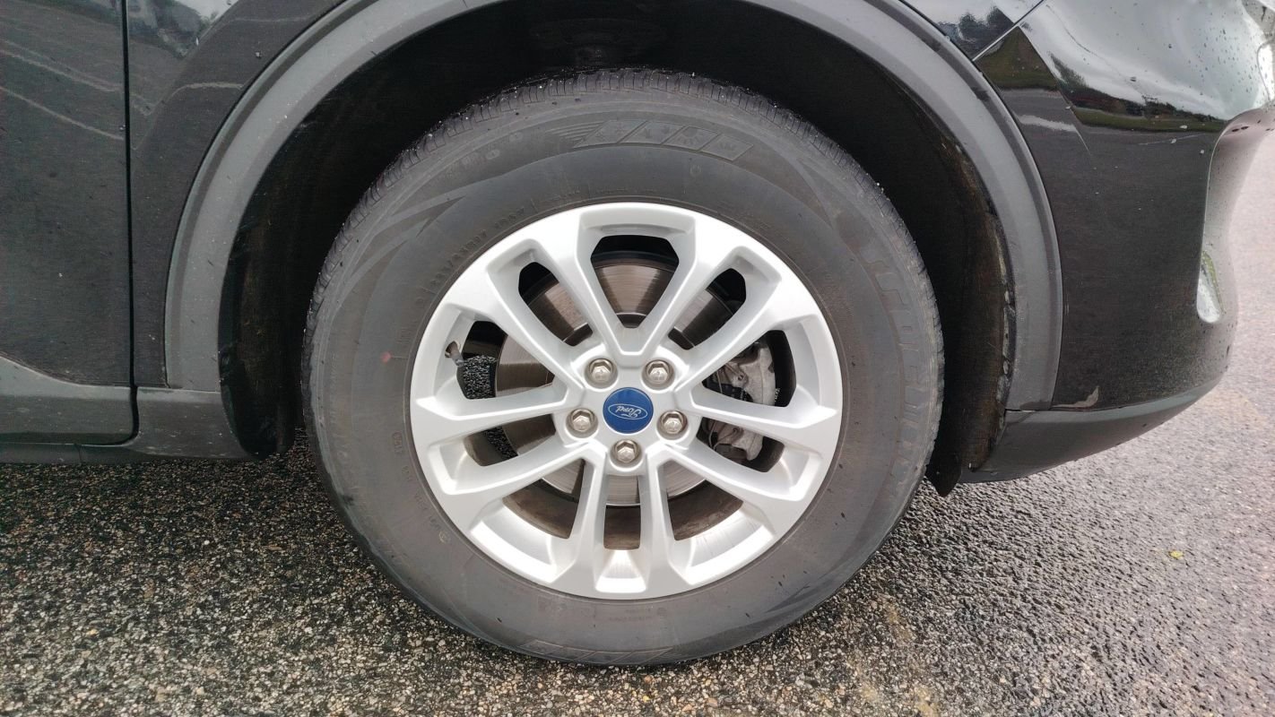 Ford Kuga - Photo 17