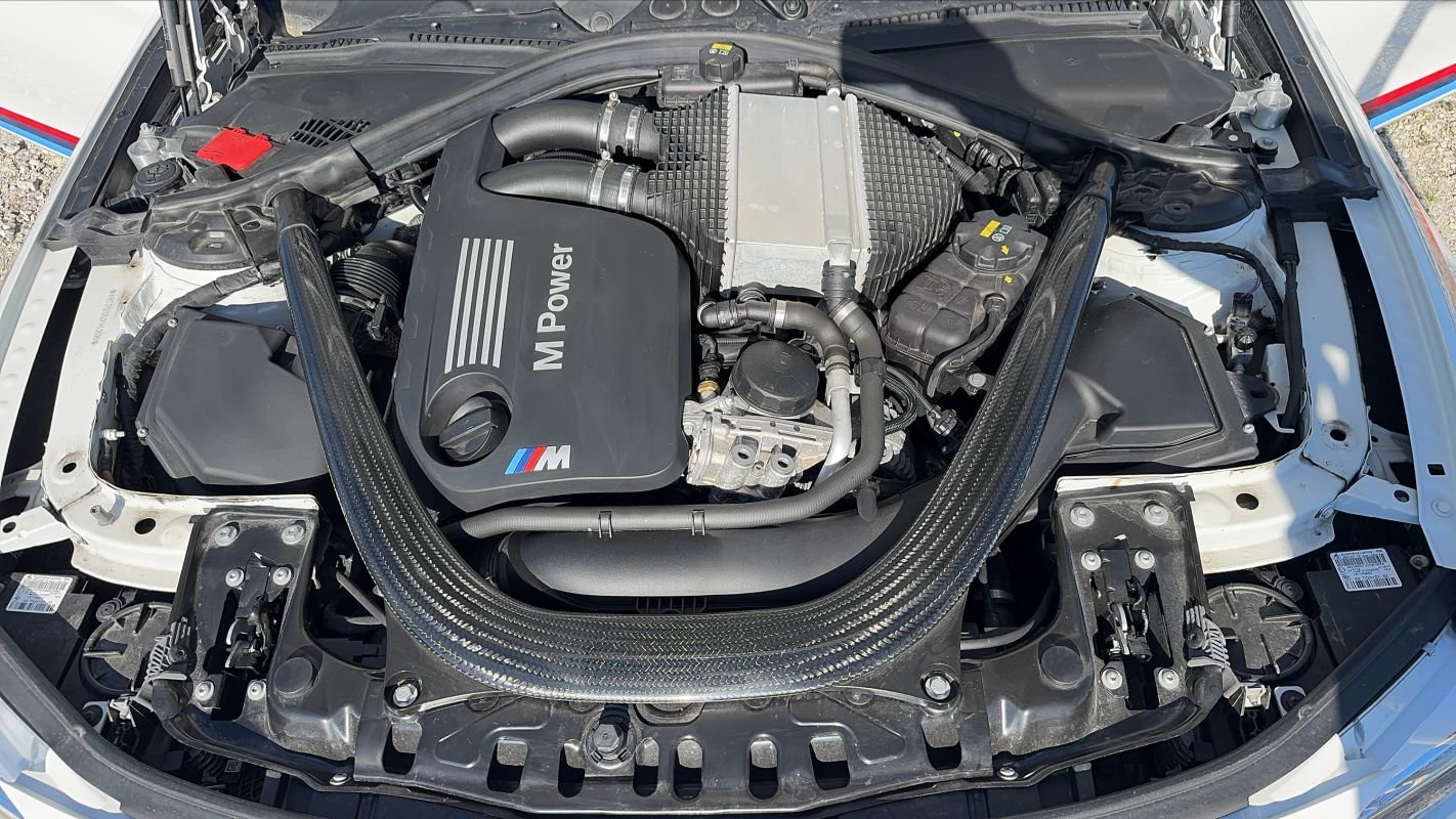 BMW M4 - Photo 15