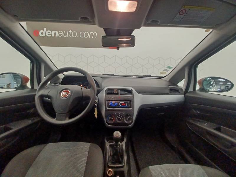 Fiat Grande Punto - Photo 12