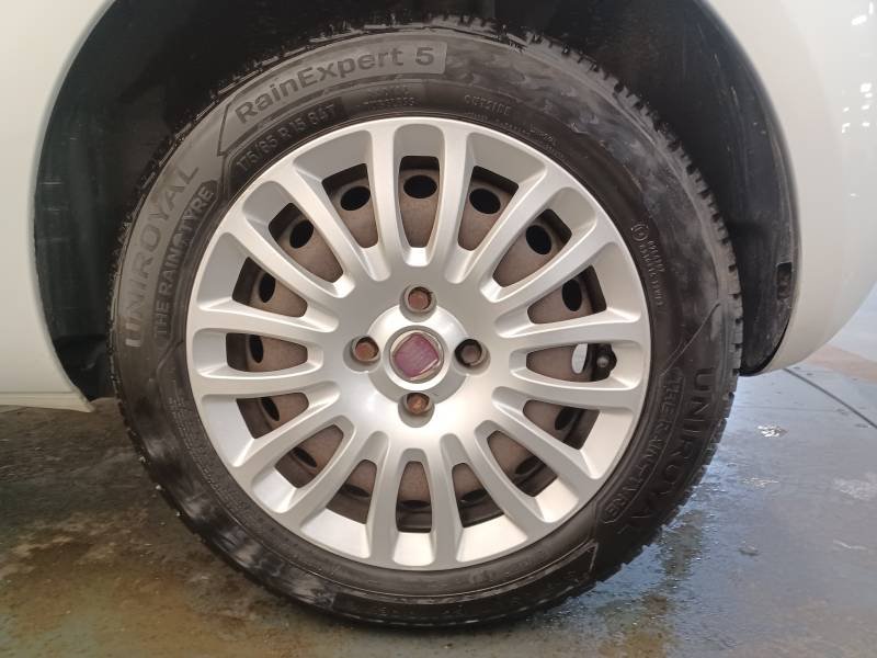 Fiat Grande Punto - Photo 8