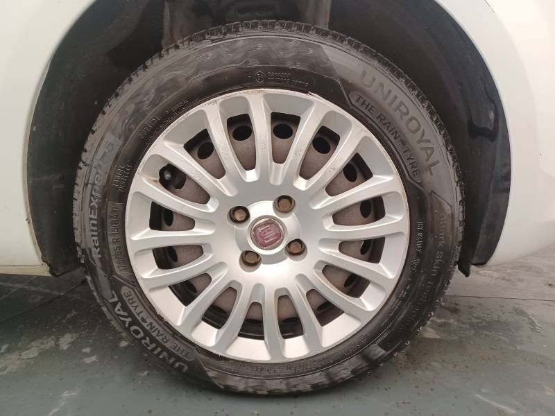 Fiat Grande Punto - Photo 10