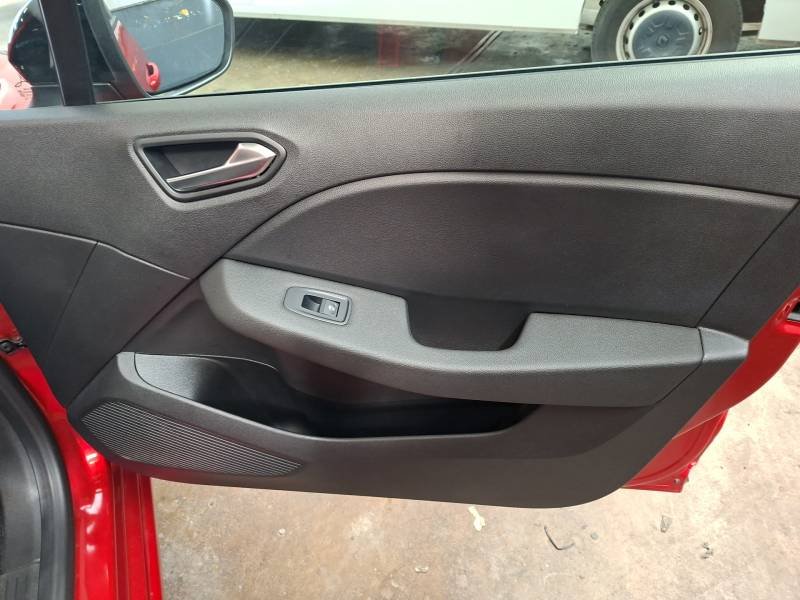 Renault Clio - Photo 21