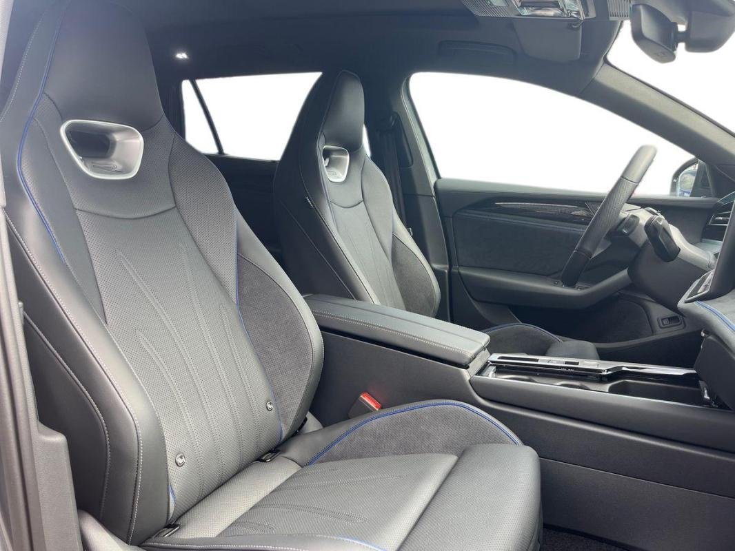 Volkswagen Passat - Photo 13