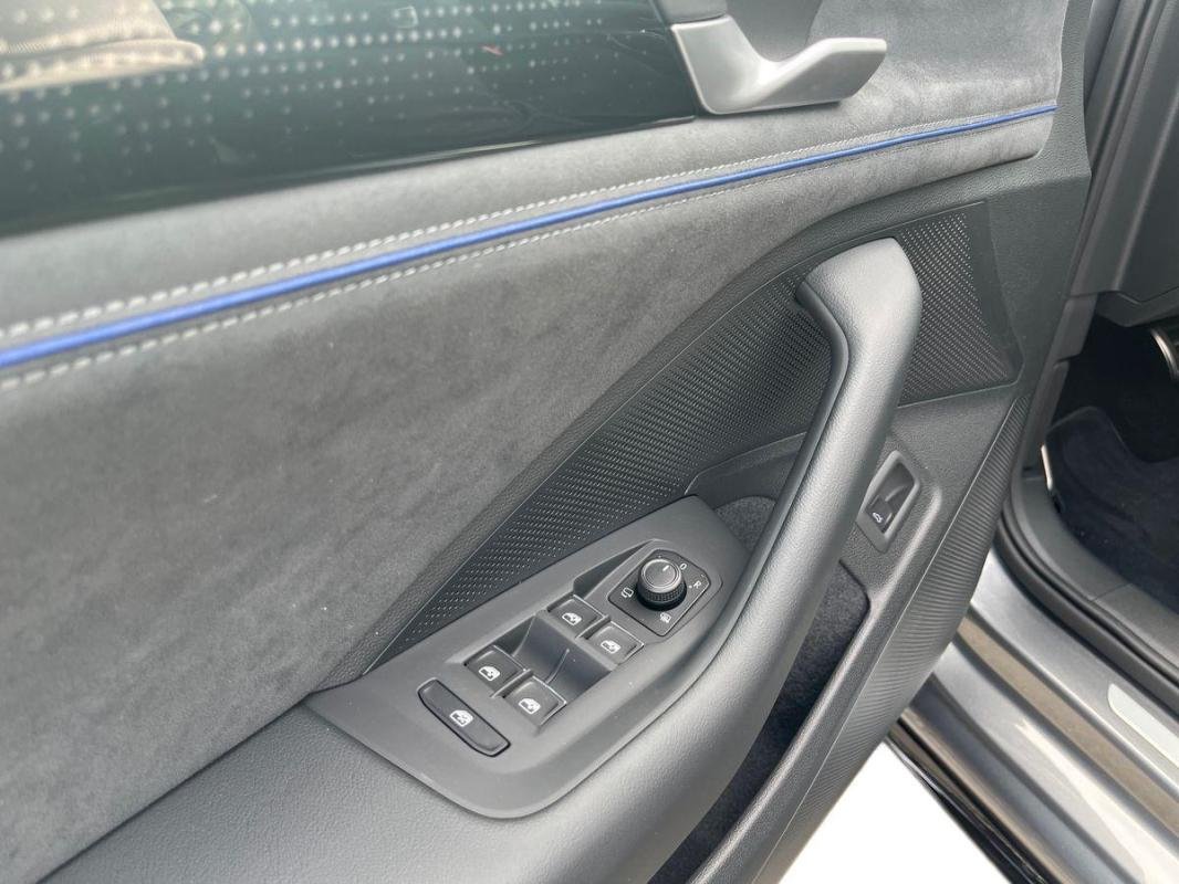 Volkswagen Passat - Photo 15