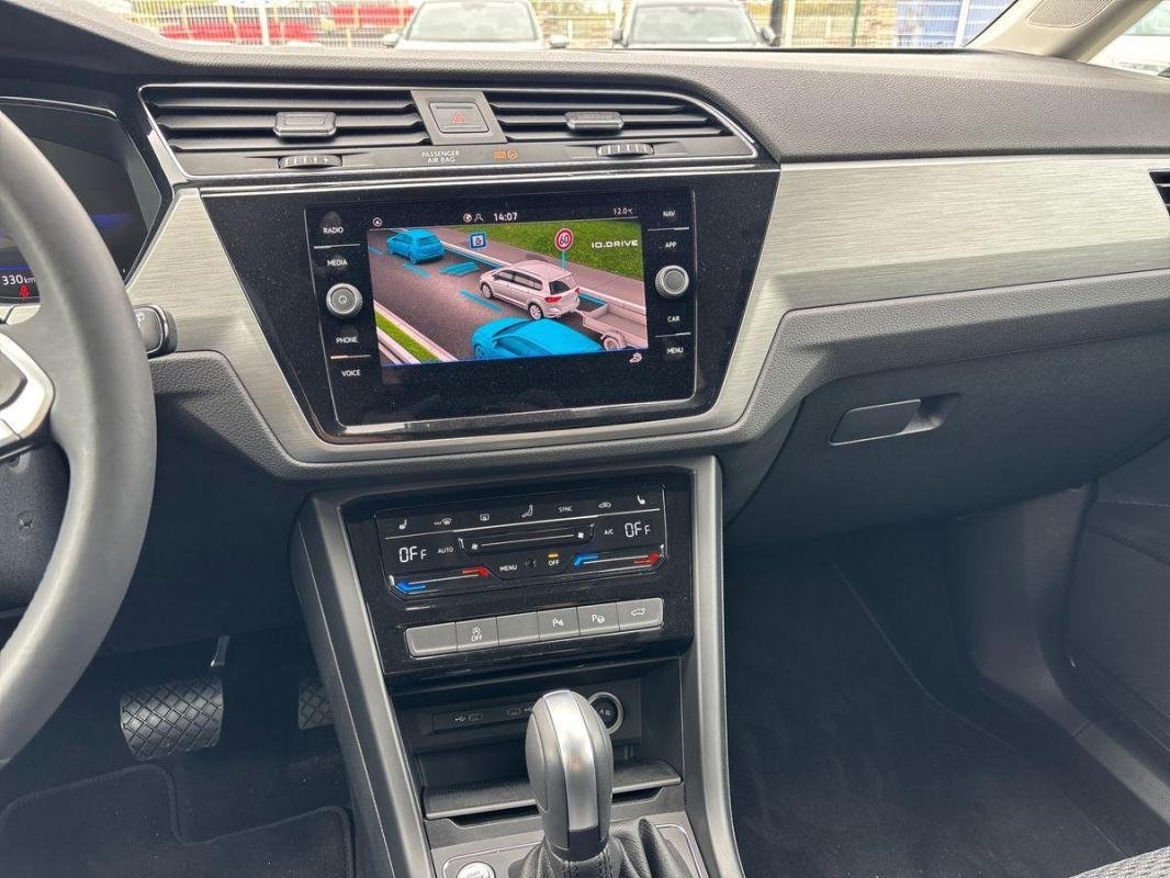 Volkswagen Touran - Photo 10