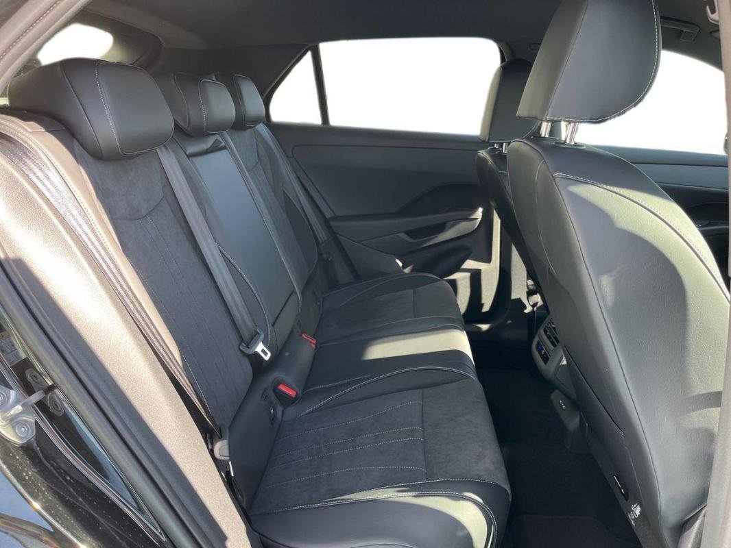 Volkswagen T-Roc - Photo 9