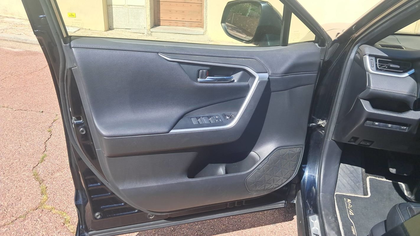 Toyota RAV4 - Photo 7