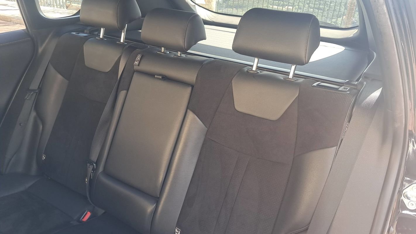 Toyota RAV4 - Photo 9