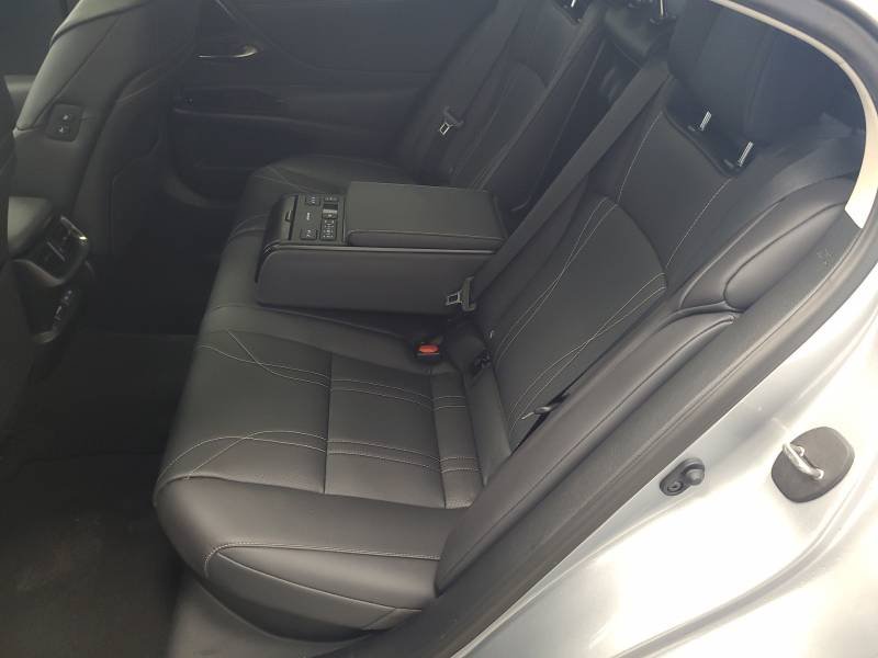 Lexus ES - Photo 13