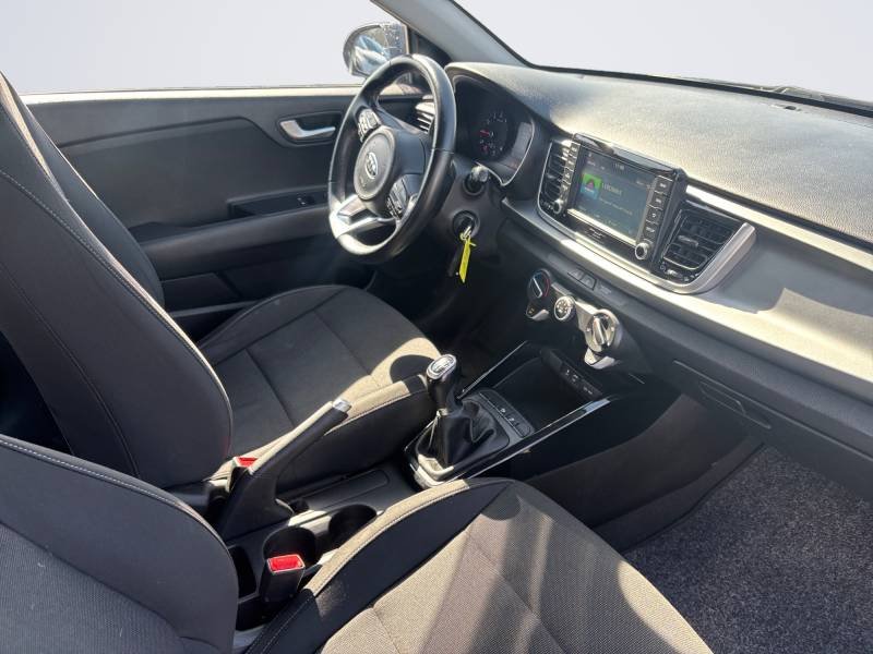 Kia Rio - Photo 15