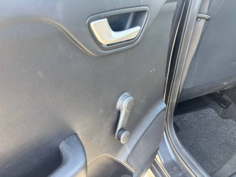 Kia Rio - Photo 18