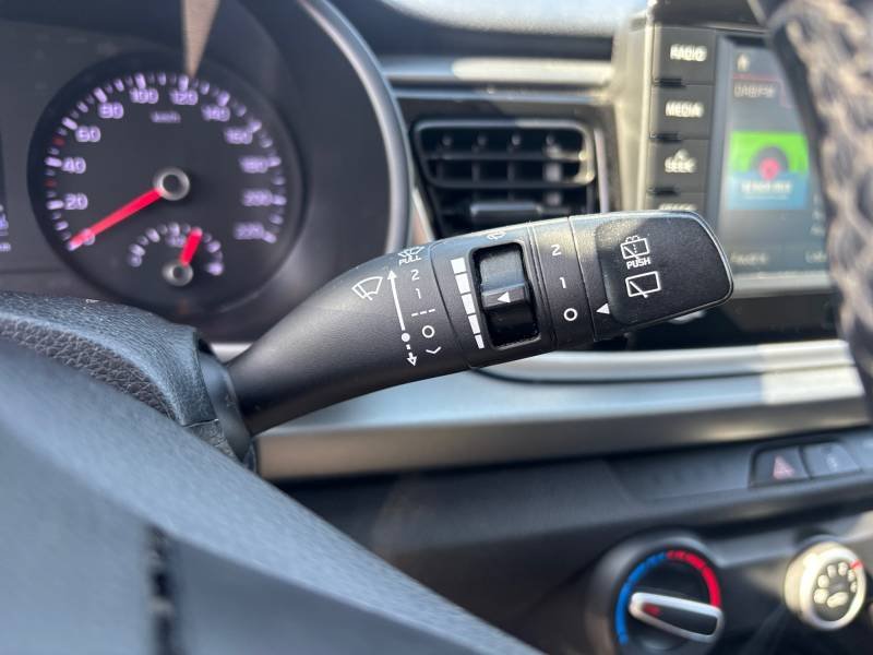 Kia Rio - Photo 23