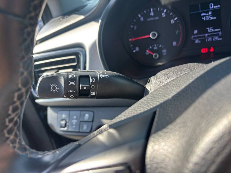 Kia Rio - Photo 24