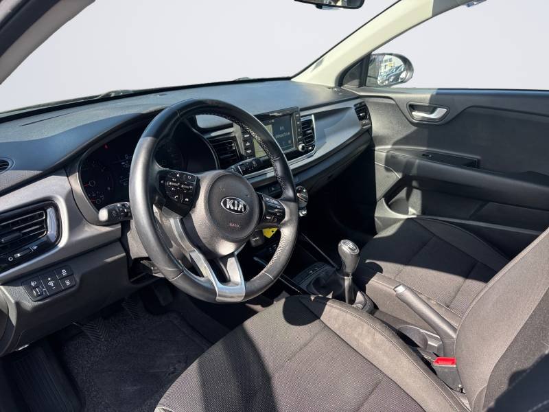 Kia Rio - Photo 9