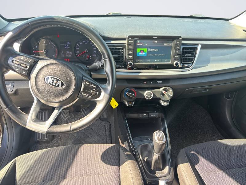 Kia Rio - Photo 10