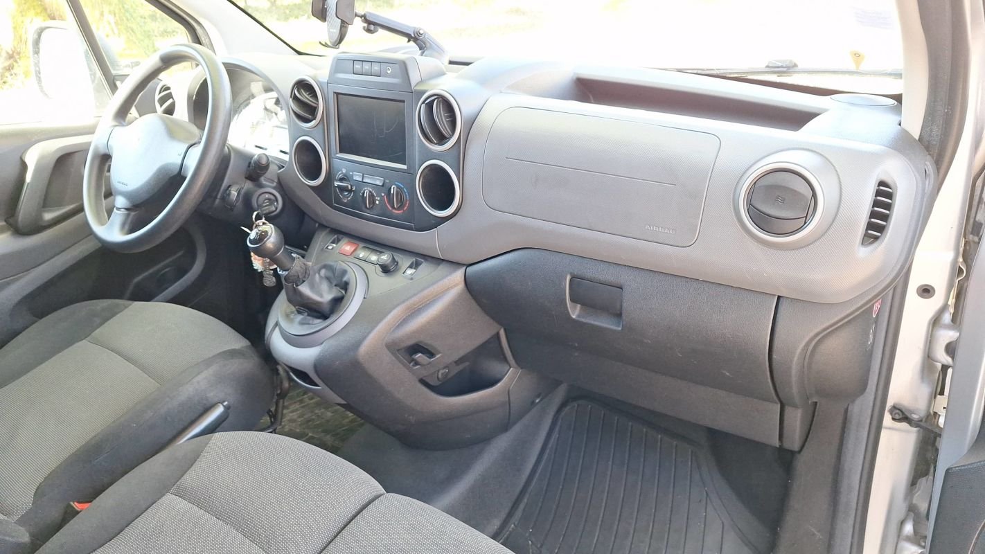 Peugeot Partner - Photo 10