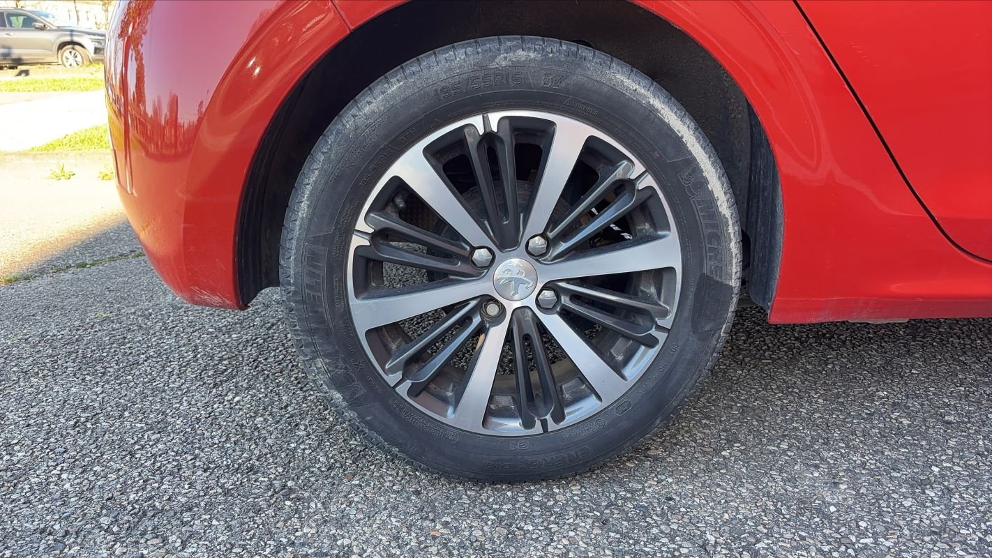 Peugeot 208 - Photo 16
