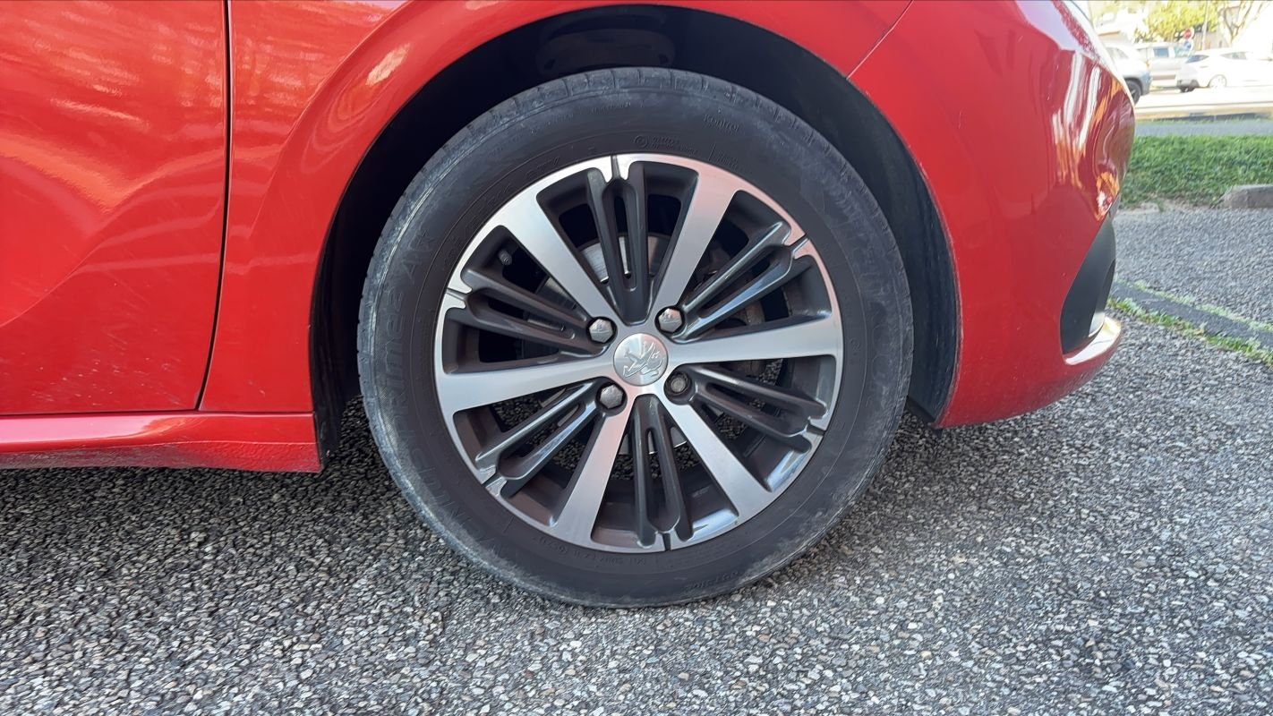 Peugeot 208 - Photo 17