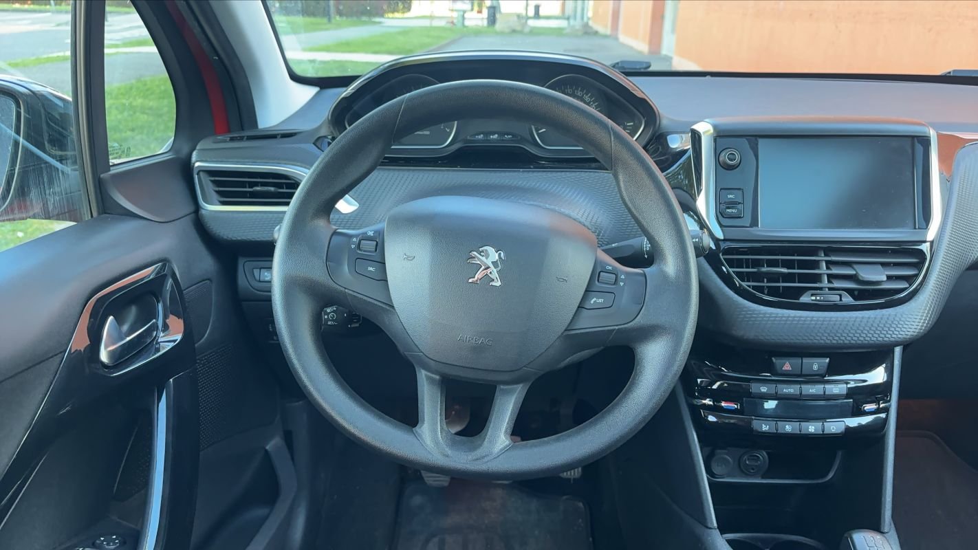 Peugeot 208 - Photo 22