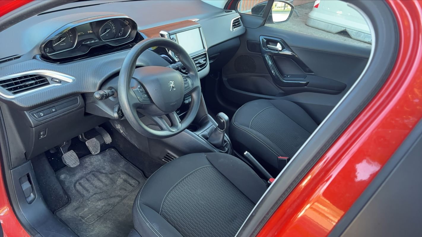 Peugeot 208 - Photo 8