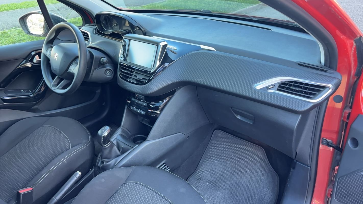 Peugeot 208 - Photo 10