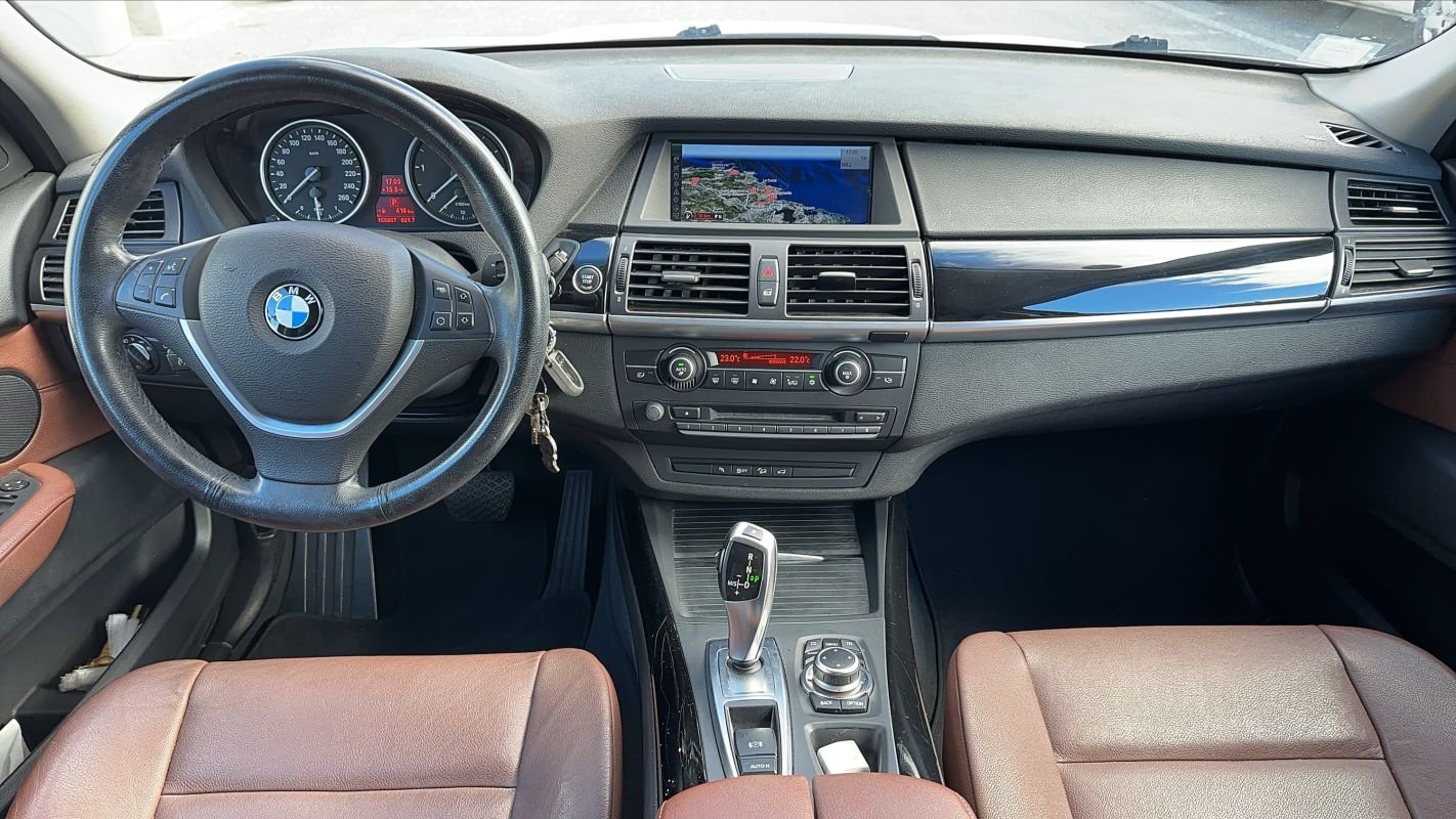 BMW X5 - Photo 11