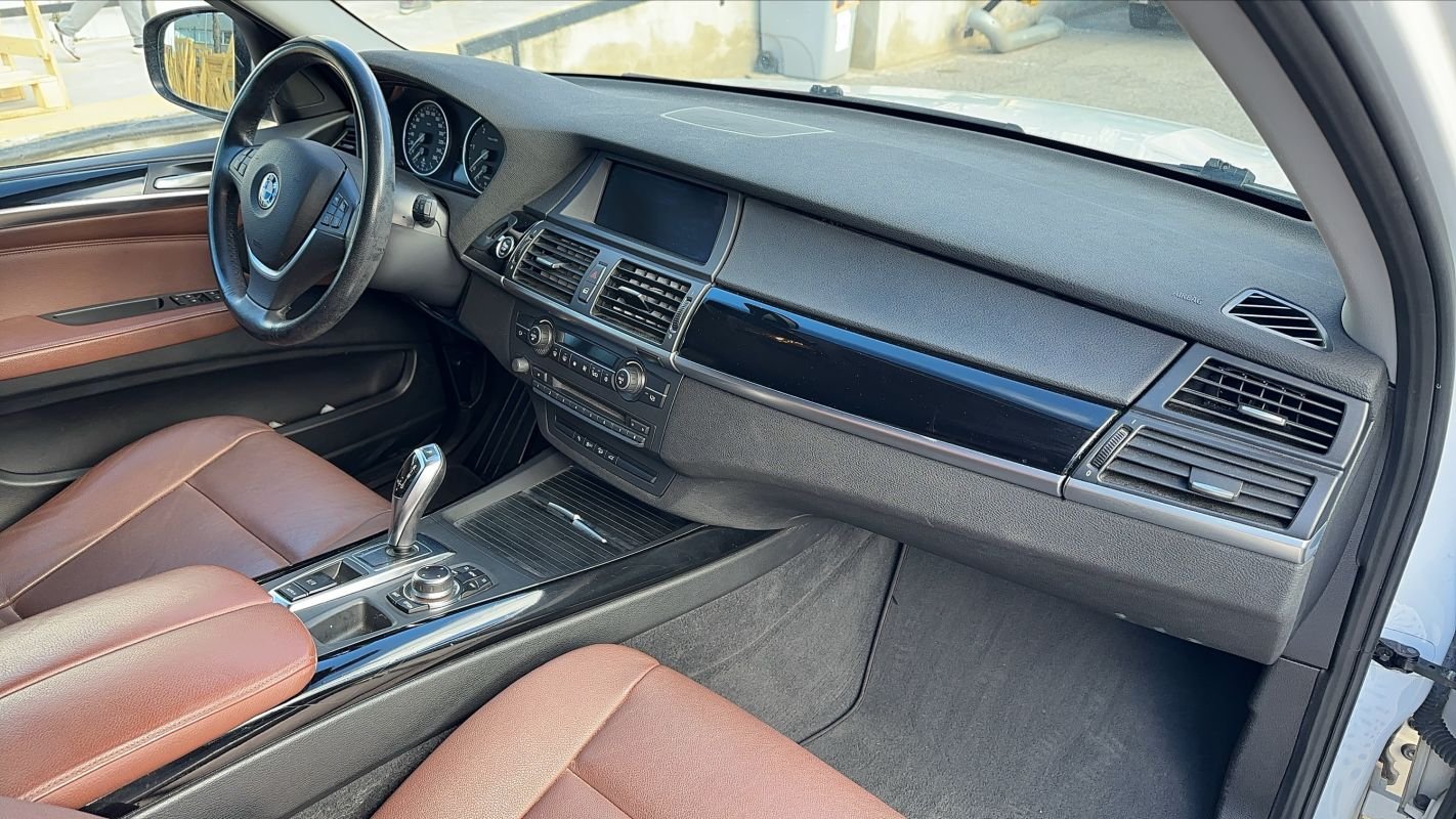 BMW X5 - Photo 10