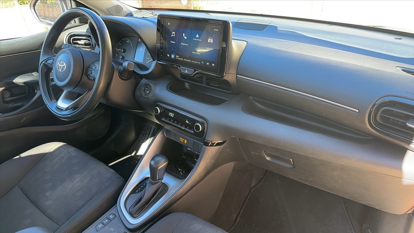 Toyota Yaris - Photo 10