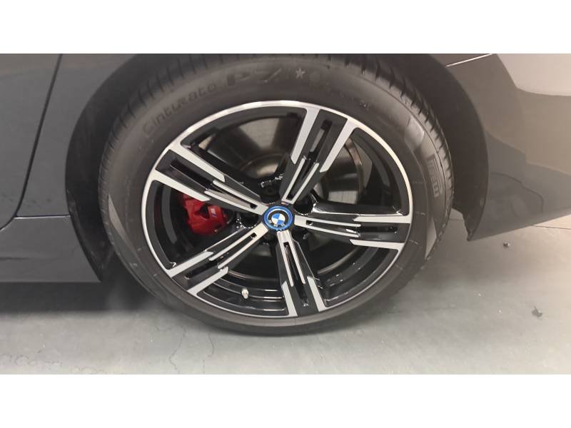 BMW Série 3 - Photo 12