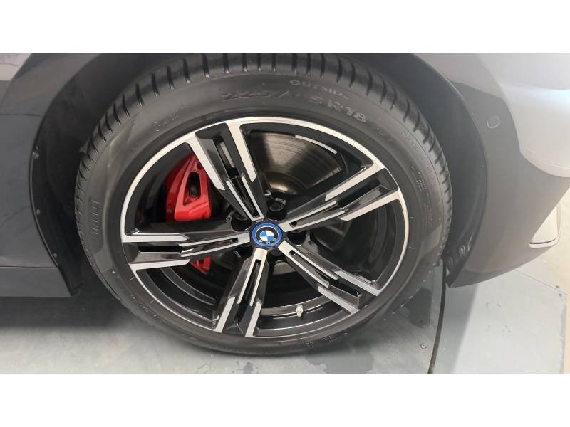BMW Série 3 - Photo 14
