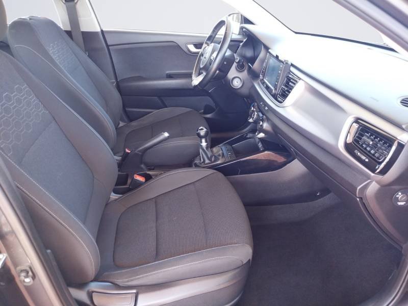 Kia Rio - Photo 13