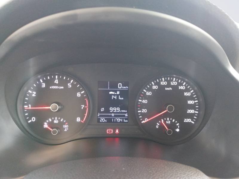 Kia Rio - Photo 15