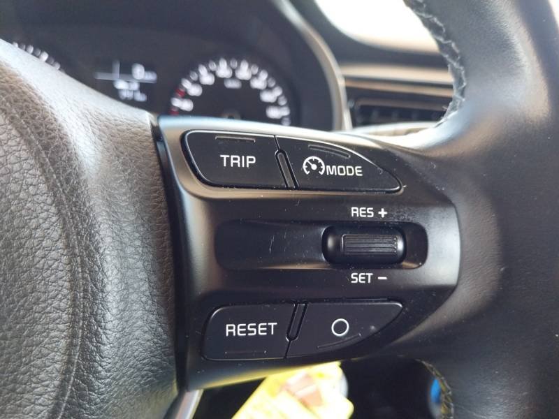 Kia Rio - Photo 18
