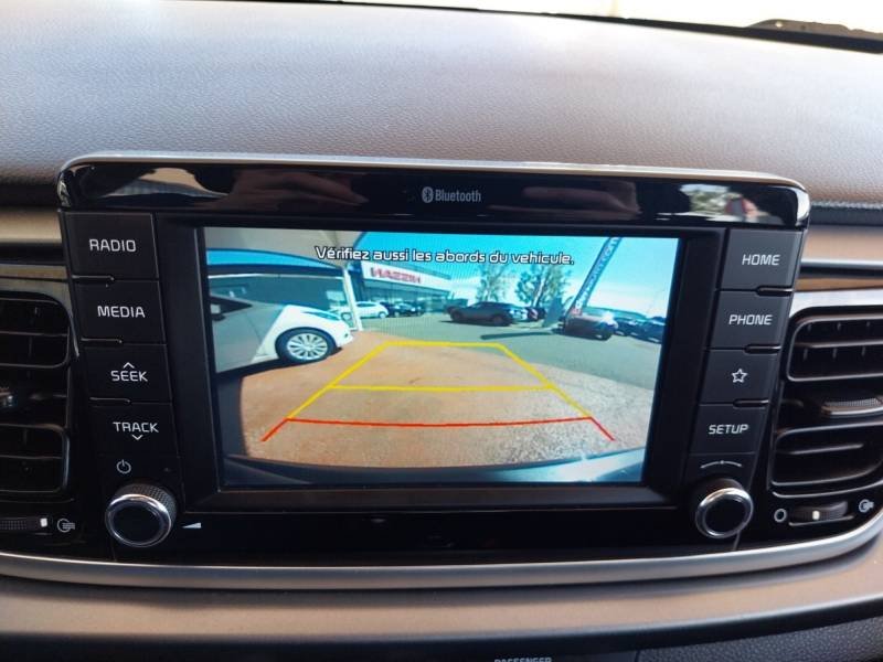 Kia Rio - Photo 22