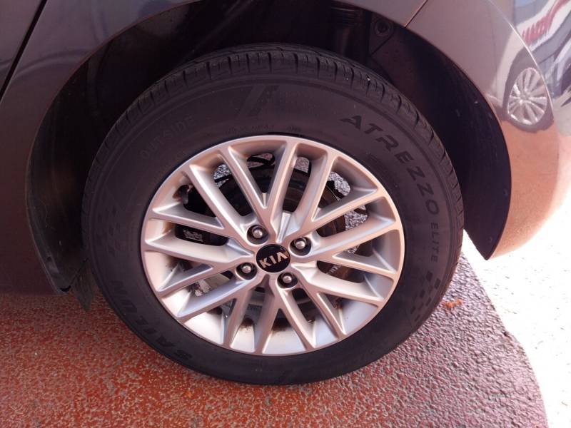 Kia Rio - Photo 37