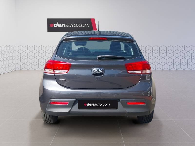 Kia Rio - Photo 4