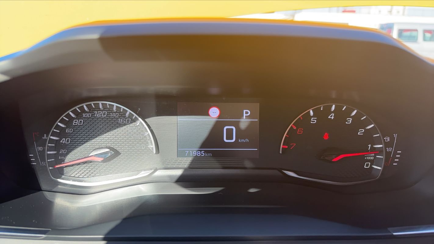 Peugeot 208 - Photo 12