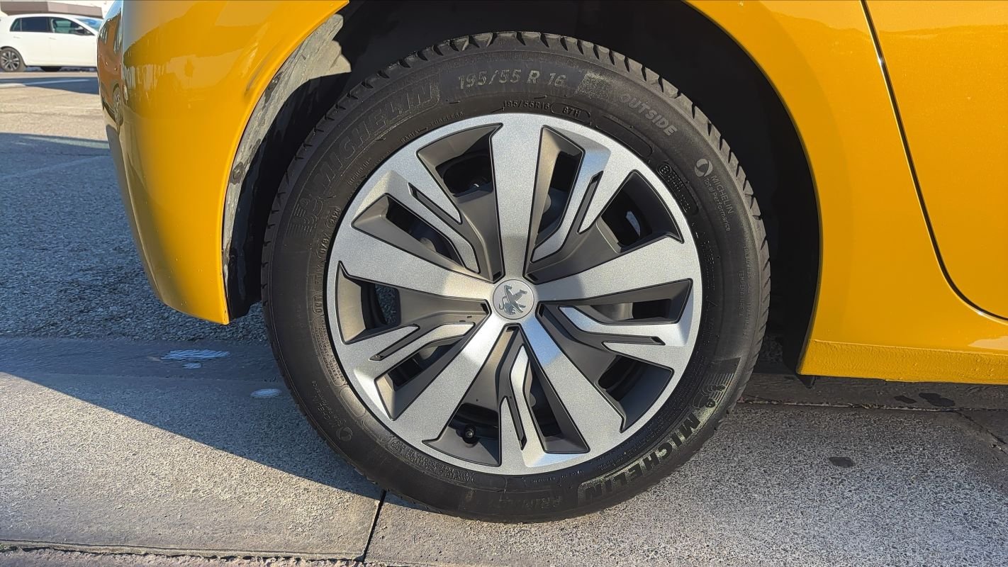 Peugeot 208 - Photo 16