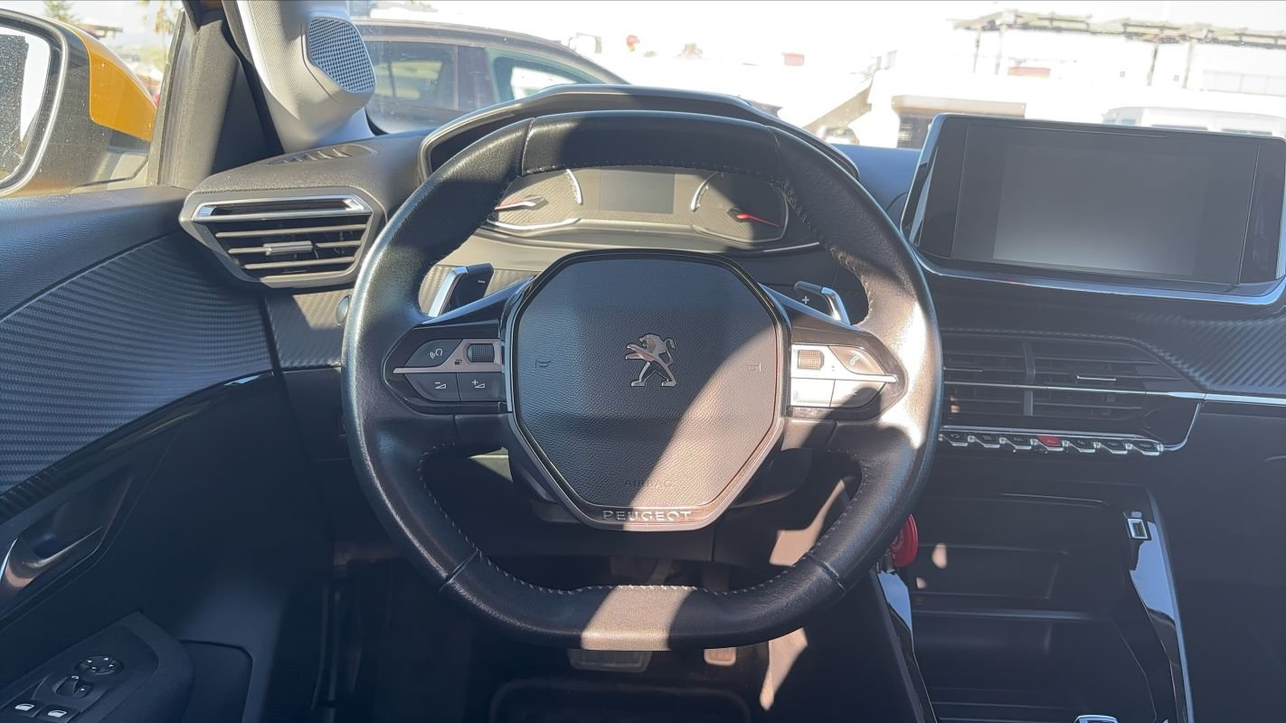Peugeot 208 - Photo 22