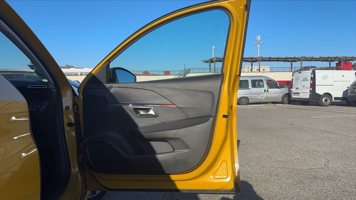 Peugeot 208 - Photo 23