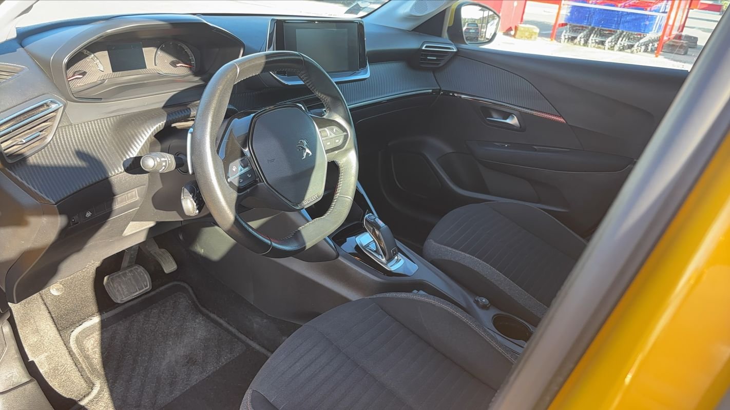 Peugeot 208 - Photo 8