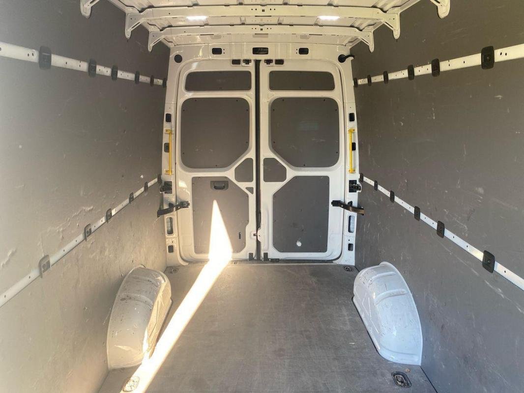 Volkswagen Crafter - Photo 22