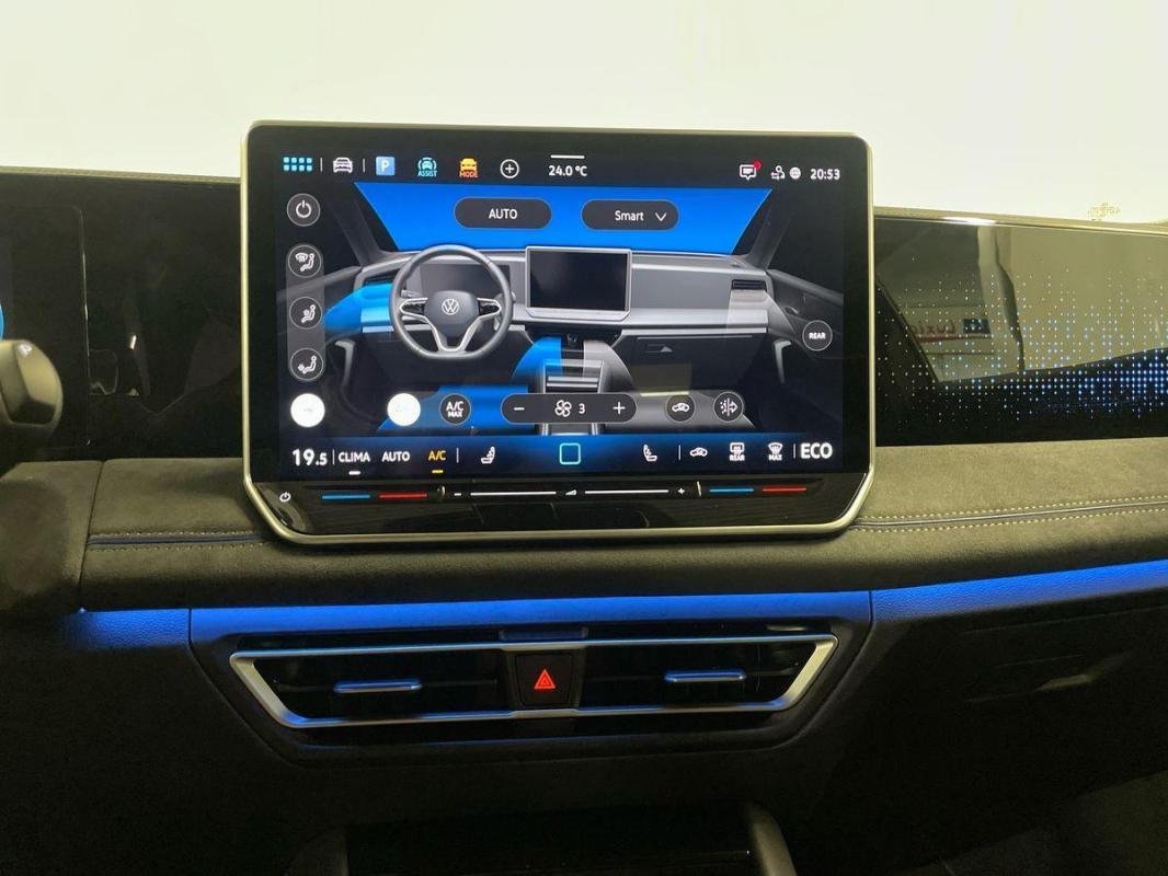 Volkswagen Tiguan - Photo 19