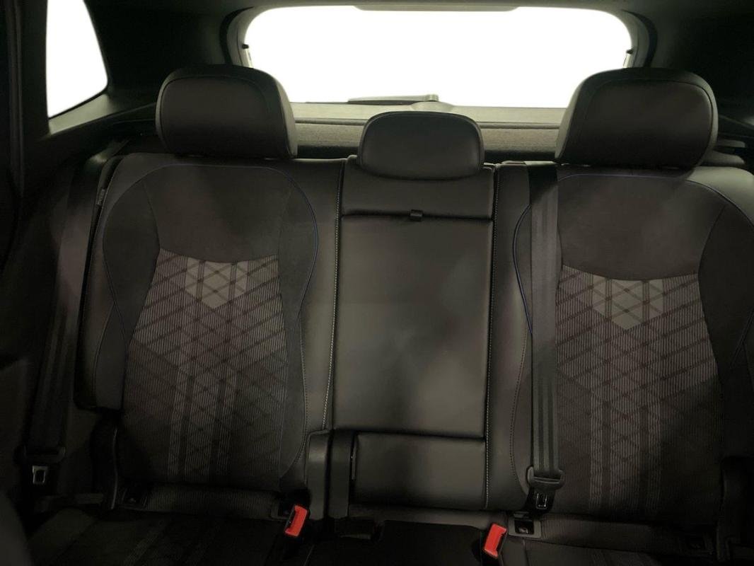 Volkswagen Tiguan - Photo 22