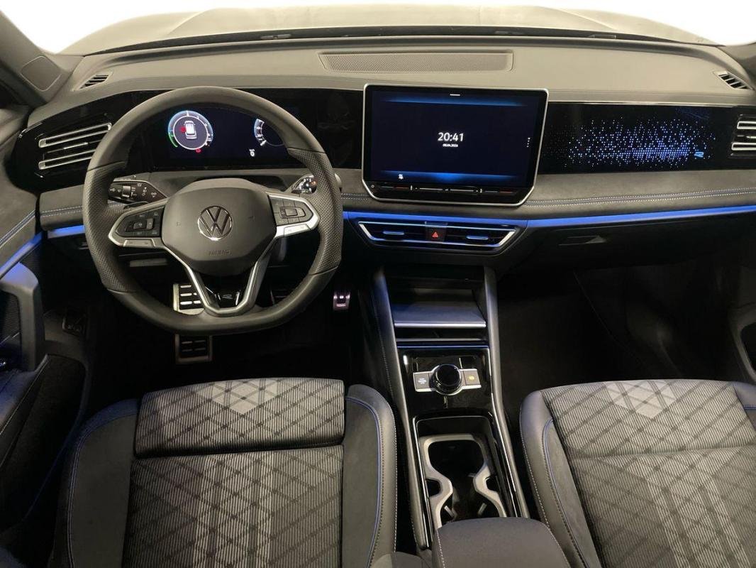 Volkswagen Tiguan - Photo 24
