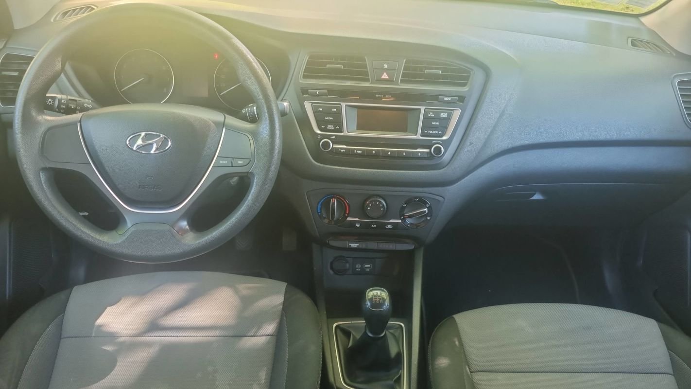 Hyundai i20 - Photo 11