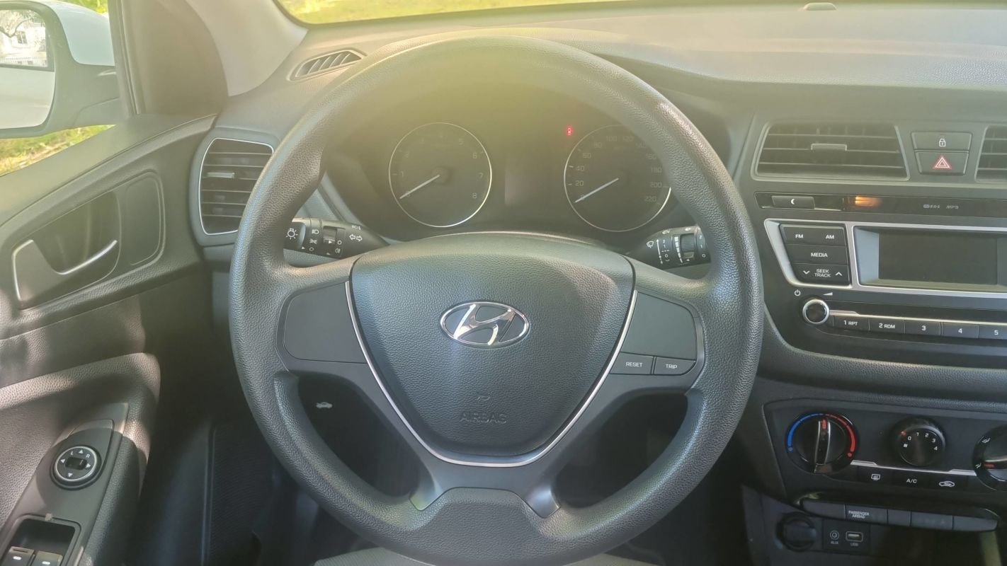 Hyundai i20 - Photo 23