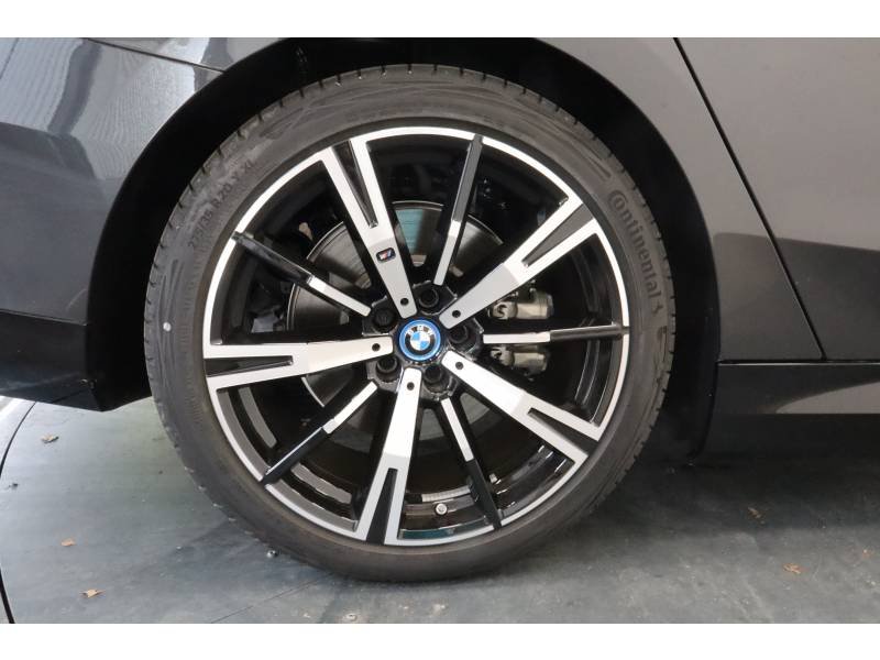 BMW Série 5 - Photo 8