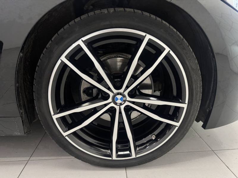 BMW Série 3 - Photo 12
