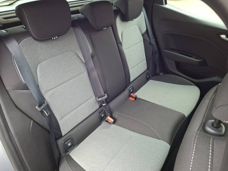 Renault Clio - Photo 24
